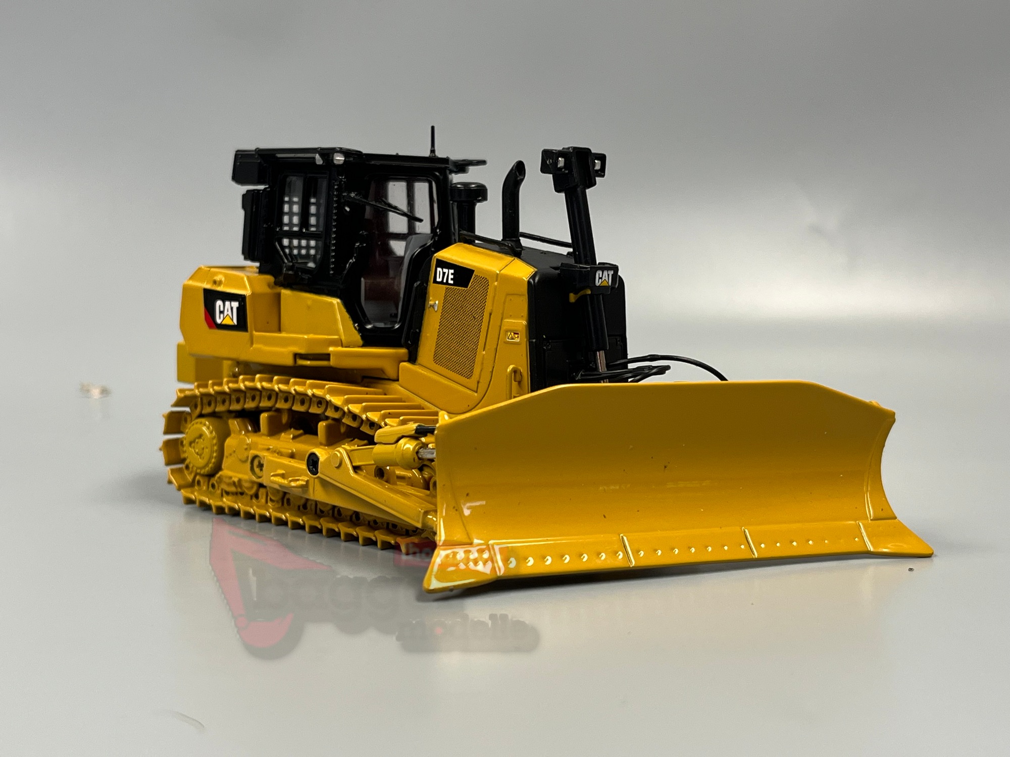 85555 - DCM - CAT D7E Raupe mit Seilwinde